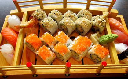 Sài Gòn không thiếu những quán sushi giá rẻ cho mấy ngày "xẹp ví" mà vẫn thèm ăn sang