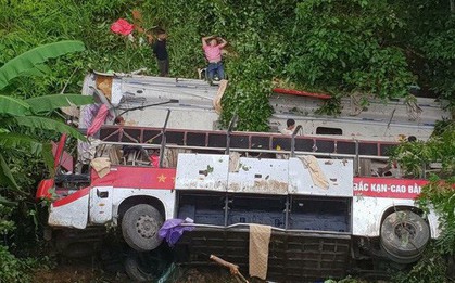 Nạn nhân bàng hoàng thuật lại giây phút xe khách lao xuống vực sâu ở Cao Bằng