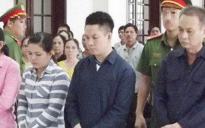Hơn 60 năm tù cho hiệu trưởng cùng 3 cấp dưới tham ô