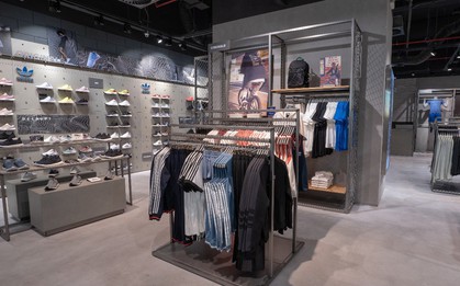 “Mục sở thị” cửa hàng adidas Landmark 81 hot rần rần, săn ngay balo cực chất với hóa đơn trên 5 triệu đồng