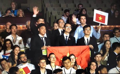 Đội tuyển Việt Nam xuất sắc giành 2 Huy chương Vàng tại Olympic Vật lý Quốc tế 2018