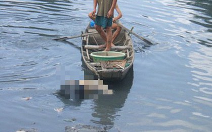 Xác người chồng nổi trên kênh sau khi bóp cổ vợ rồi bỏ nhà đi