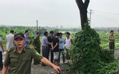 Hà Nội: Bàng hoàng phát hiện nam thanh niên tử vong cạnh chiếc xe máy bên gốc cây