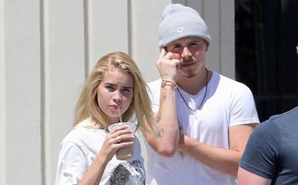 Brooklyn Beckham hẹn hò với bạn gái mới làm nghề buôn cần sa