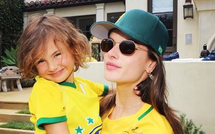 Dàn thiên thần nội y thể hiện tình yêu mãnh liệt với Neymar và đội tuyển Brazil
