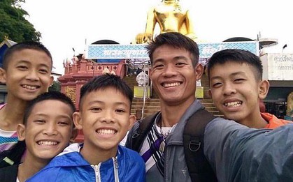 Đội bóng Thái Lan mắc kẹt trong hang tối: Huấn luyện viên nhường đồ ăn, nhịn đói suốt 10 ngày