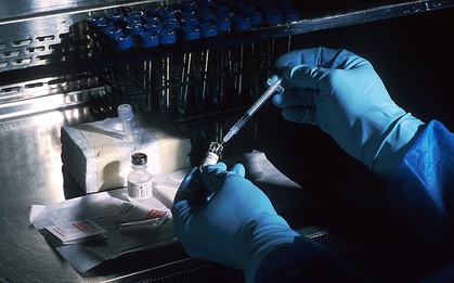 Chuyên gia Harvard thử nghiệm vaccine HIV mới nhất trên người và thu được kết quả "ngoài sức tưởng tượng"