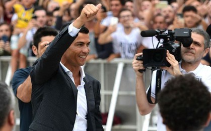 Cựu binh Real khen Ronaldo nức nở, nhưng cuối cùng lại đánh giá Messi giỏi hơn