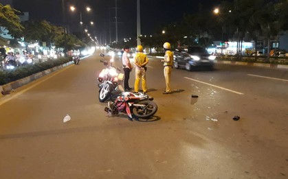 TP. HCM: Bất chấp hiệu lệnh dừng khi chạy vào làn ô tô, thanh niên phóng xe tông CSGT bị thương