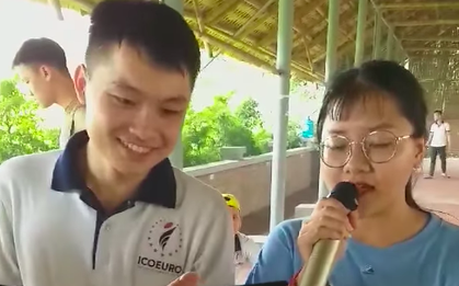 Cover xuất sắc bản hit một thời của Thuỳ Chi, hai bạn trẻ được dân tình trao luôn giải "giọng ca vàng của làng hát live"