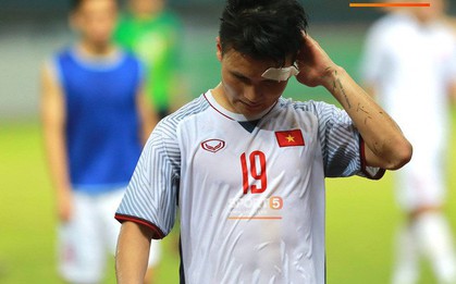 Quang Hải đổ máu, Duy Mạnh đau đớn rời sân trong ngày Olympic Việt Nam làm nên lịch sử