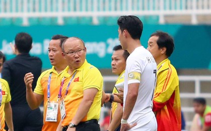 Son Heung-min âm thầm "nghe lén" chiến thuật của Việt Nam, bị HLV Park Hang Seo phát hiện