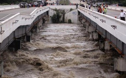 Vỡ đập ở Myanmar, 50.000 người phải sơ tán