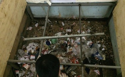 Lại xuất hiện cô gái "siêu ở bẩn", ra ngoài phấn son lồng lộn, ở nhà thì xả rác ngập ngụa gầm giường