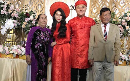 Bức ảnh hiếm hoi trong lễ ăn hỏi của Vân Navy với bạn trai doanh nhân