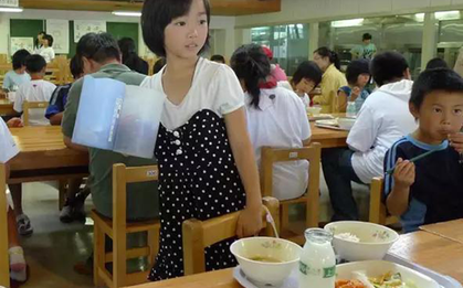 Chỉ một bữa trưa của học sinh tiểu học đã cho thấy người Nhật bỏ xa thế giới ở lĩnh vực trồng người như thế nào