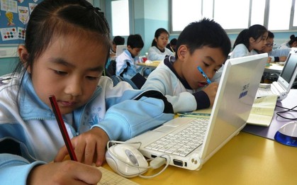 Với một số quốc gia, nội việc sắm dụng cụ học tập cho con cũng mất đến... tiền tỉ