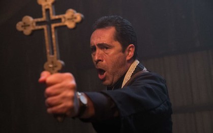 17 bài học cuộc sống hữu ích khi xem phim kinh dị "The Nun"