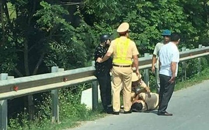 Vĩnh Phúc: Thanh niên đi xe máy lao thẳng vào CSGT khi yêu cầu dừng xe
