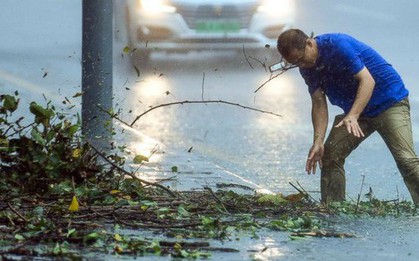 Trung Quốc chống chọi bão Mangkhut, 2 người thiệt mạng