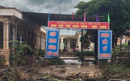 Nghệ An: Lũ quét trong đêm, học sinh hoảng loạn bỏ chạy