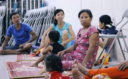 Cuộc sống tạm bợ của bệnh nhân sau vụ cháy gần Viện Nhi: Tiền tích cóp để chữa trị cháy rụi cùng giấy tờ, thuốc men