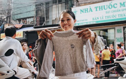 Tình người sau đám cháy Đê La Thành: "Đúng là trong hoạn nạn mới biết có nhiều người tốt thế"