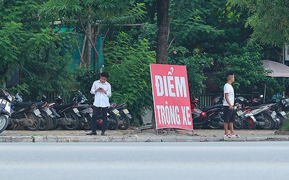 Tranh thủ người hâm mộ đón đội Olympic Việt Nam, nhiều điểm trông giữ xe tự phát chặt chém tại Mỹ Đình
