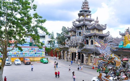 Chuyện về những người đi nhặt ve chai để xây nên ngôi chùa khảm miếng lớn nhất Đà Lạt