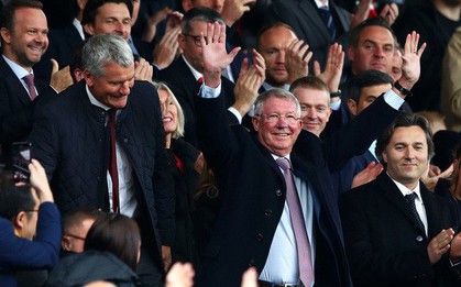 Sir Alex khỏe mạnh, rạng rỡ trong ngày MU bị cầm hòa đáng tiếc tại Old Trafford