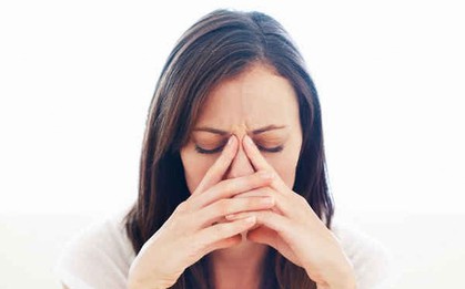 7 lý do gây nên tình trạng chảy nước mắt không thể tự kiềm chế
