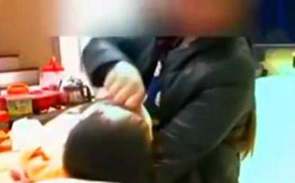 Kiên Giang: Mời một phụ nữ để làm rõ vụ phát hiện hai trẻ chết ngạt nghi do bị bóp mũi