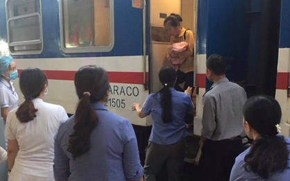 Đỡ đẻ thành công trên tàu Thống Nhất, bé gái 3kg chào đời trong vòng tay tổ tàu