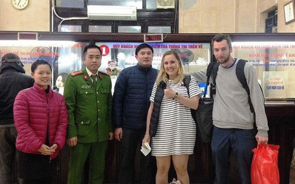 Bát bún ấm lòng nữ du khách nước ngoài giữa chiều đông
