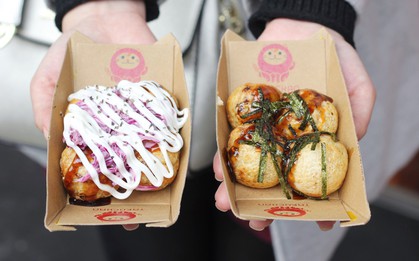 Cuối tuần đi chợ đêm nhất định đừng bỏ qua món takoyaki đựng trong hộp mèo thần tài siêu xinh