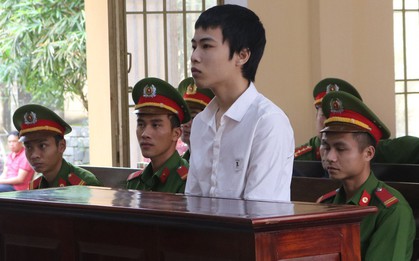 Nam thanh niên mặt "búng ra sữa” đâm chết người vì nạn nhân dọa giết cả nhà mình