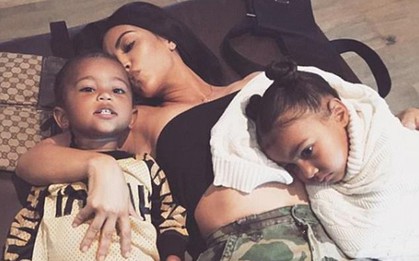 Chuyện khó tin: Kim và Kanye từ chối bán ảnh con với giá trăm tỷ đồng vì lương tâm không cho phép