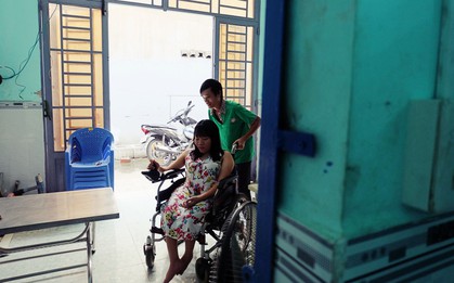 Bị từ chối việc làm vì khuyết tật, người đàn ông này mở hẳn công ty riêng, tuyển nhân viên là người cùng cảnh ngộ