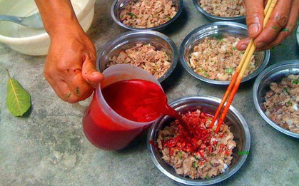 Nhiều người nguy kịch sau khi ăn tiết canh trước thềm năm mới, chuyên gia còn đặc biệt cảnh báo tình trạng này