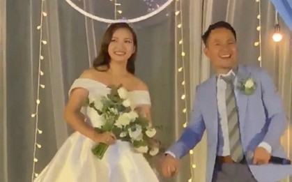 Clip: Đúng sở trường, Tiến Đạt sáng tác một bài rap cực lãng mạn dành tặng bà xã ngay trên lễ đường đám cưới