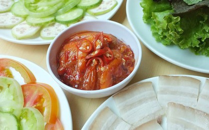 Ở Huế có một loại đồ chấm với thịt luộc cực ngon, bảo đảm ai ăn một lần cũng mê mẩn