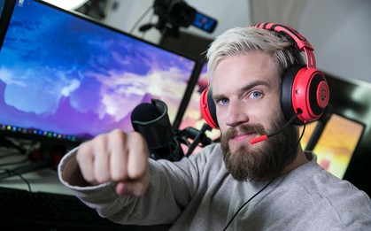"Dằn mặt" đối thủ 6 tháng chưa xong, streamer hot nhất thế giới này vẫn hả hê vì lợi thế không ai có