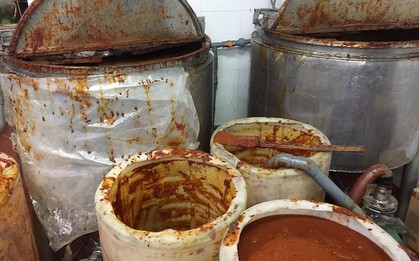 Phát hiện một cơ sở sản xuất hàng nghìn hộp sa tế giả