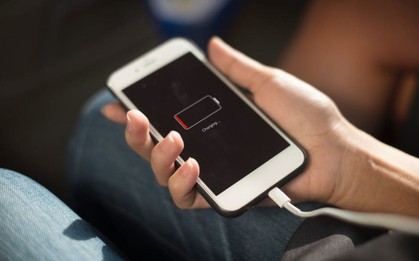 Sai lầm ai cũng mắc khi mua smartphone mới: Chỉ dám sạc sau khi dùng hết sạch pin sẵn có ban đầu