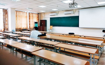 Sau kỳ nghỉ lễ, thầy giáo đến lớp và bất ngờ chưa: Chỉ có một học sinh đi học!