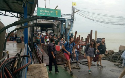Bão Pabuk gây sóng cao 7m, du khách tháo chạy khỏi các đảo du lịch Thái Lan