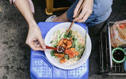Nóng ấm và đậm đà, thời tiết này là lúc loạt món bún cá ở Hà Nội dường như càng quyến rũ hơn bao giờ hết