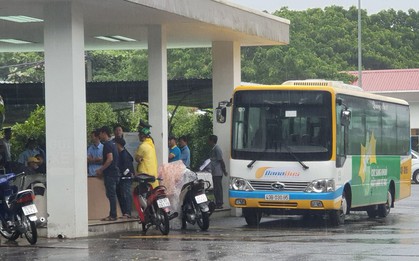 Sau tiếng la hét, tài xế xe buýt tử vong trong nhà vệ sinh của bến xe