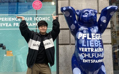 Phì cười với bộ ảnh "vi vu khắp Berlin" cùng 2 cựu tuyển thủ của SKT T1