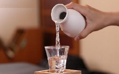 Chàng trai 27 tuổi nôn ra máu sau cuộc nhậu, đi khám mới biết mình đã mắc bệnh ung thư thực quản